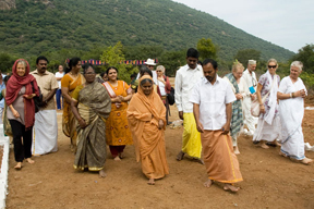 Amma walking_foreigners
